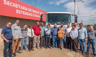 Prefeitura de Mineiros recebe caminhão basculante para reforçar serviços públicos