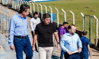 Aleomar Rezende realiza vistoria técnica no Estádio Odilon Flores