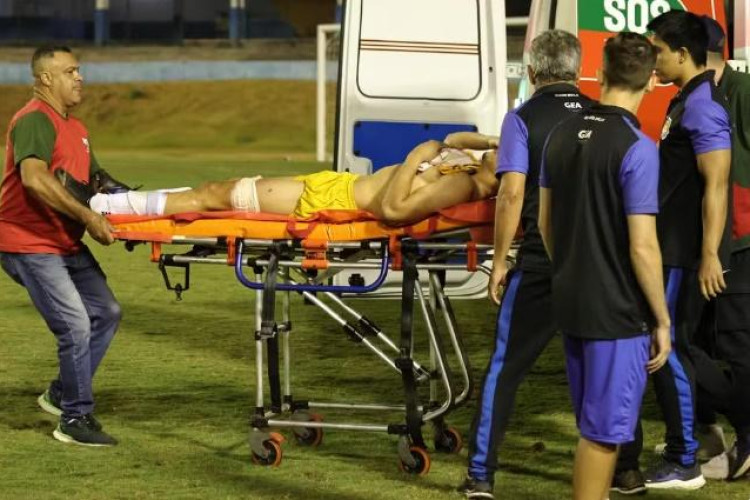 Goleiro baleado por policial após jogo diz que está abalado: 'Nunca imaginei chegar a esse ponto'