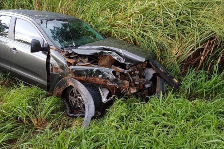 Colisão frontal entre Ford Ranger e Chevrolet Onix deixa um ferido na BR-364, em Mineiros