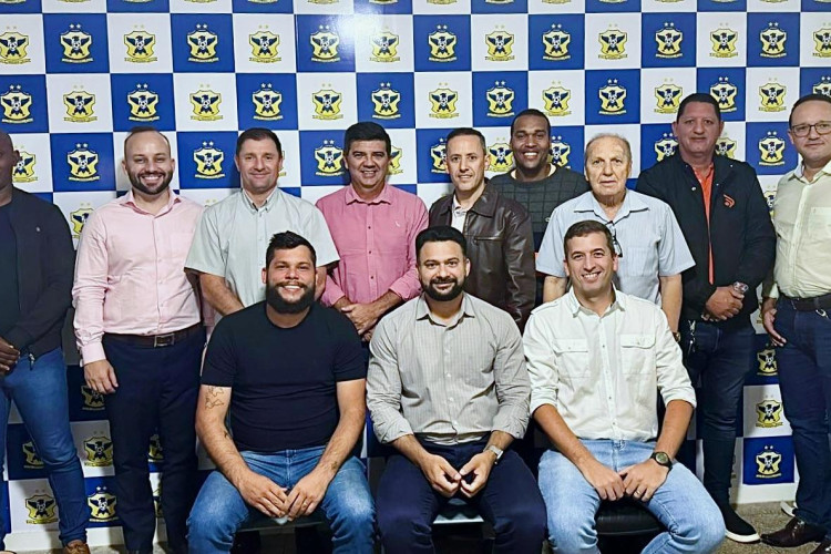 Zé Silvestre é reeleito presidente do Mineiros e promete foco total nos acessos para 2025 e 2026