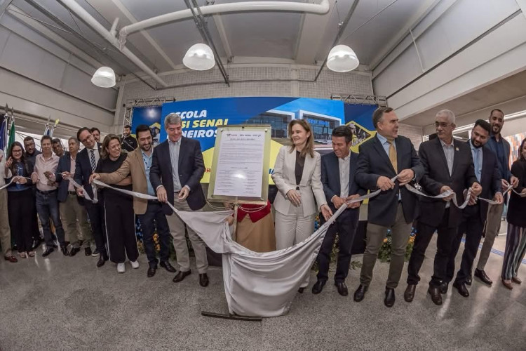 Sandro Mabel entrega escola Sesi Senai em Mineiros e recebe título de Cidadão Mineirense