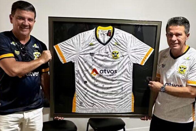 Reconhecimento público do prefeito ao time do Mineiros Esporte Clube