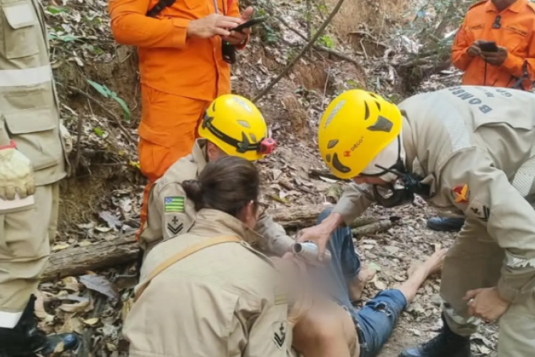 Idoso é resgatado com vida após 61 horas perdido em área de mata de Aragoiânia