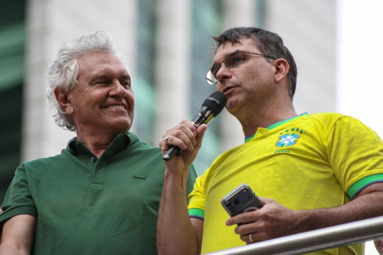 Caiado recebe propostas para Agricultura e Segurança Pública em eventual governo de Flávio Bolsonaro